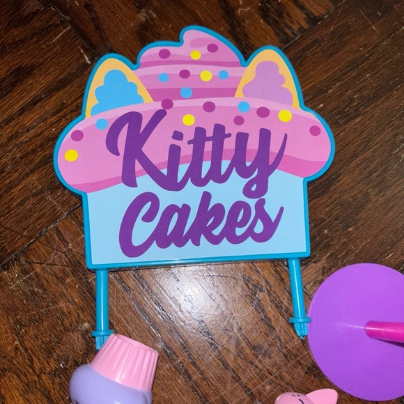 Kitty Cakes Playset with Accessories - Picture 6 of 6